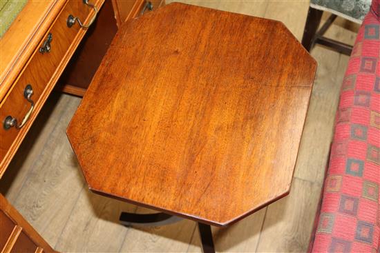 A pair of mahogany tripod tables